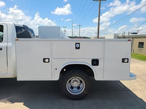 Used 2014 RAM 3500 Tradesman image 7