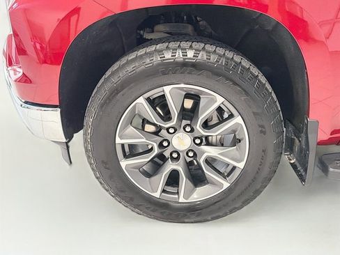 Used 2024 Chevrolet Silverado 1500 LT AWD/4WD image 25