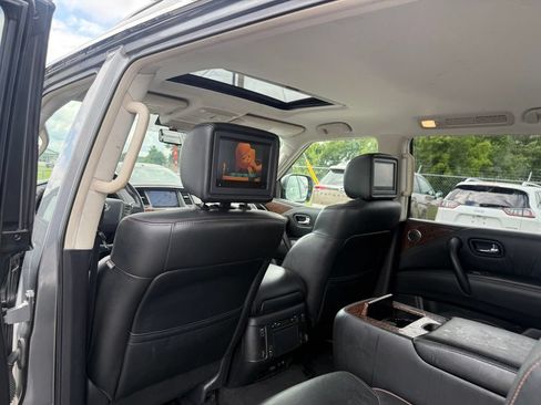 Used 2019 Nissan Armada Platinum w/ Captain's Chairs Package RWD image 9