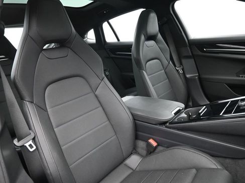 Certified 2026 Porsche Panamera RWD image 30