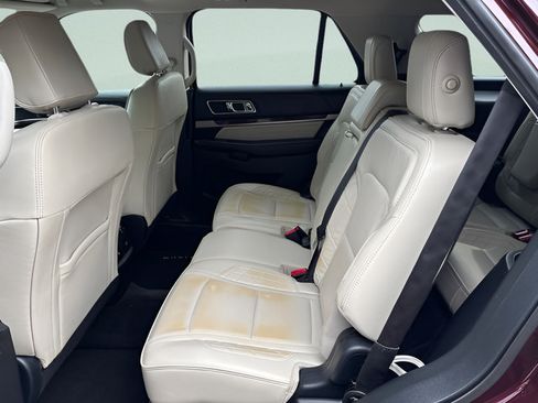 Used 2018 Ford Explorer Platinum AWD/4WD image 5