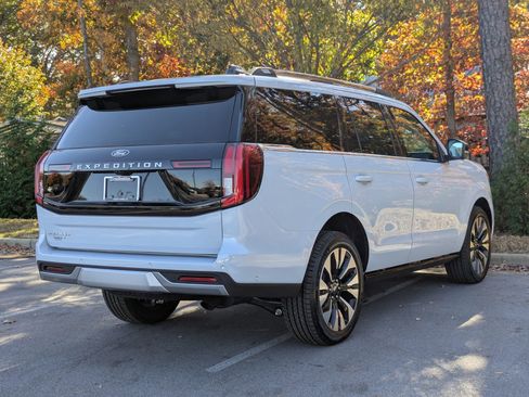 New 2025 Ford Expedition Platinum w/ Platinum Ultimate Package image 3