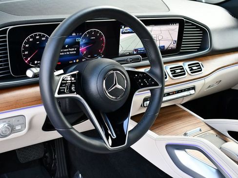 Used 2024 Mercedes-Benz GLE 450 4MATIC image 39