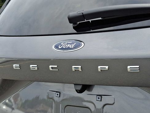 Used 2025 Ford Escape Active AWD/4WD image 30