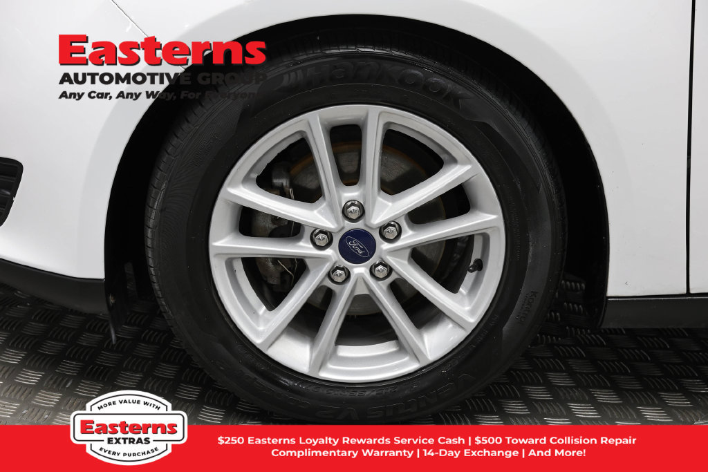 Used 2018 Ford Focus SE w/ Cold Weather Package FWD image 95