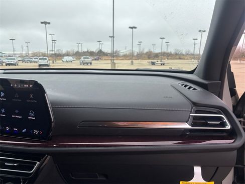 New 2026 Chevrolet Traverse Z71 w/ Driver Confidence Package image 16