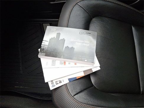 Used 2022 GMC Canyon AT4 image 26