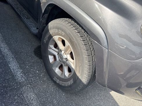 Used 2015 Toyota 4Runner SR5 Premium image 4