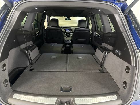 Certified 2025 Cadillac XT6 Premium Luxury FWD image 29