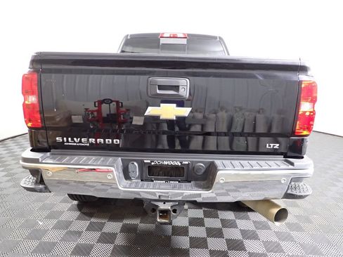 Used 2019 Chevrolet Silverado 2500 LTZ w/ Duramax Plus Package AWD/4WD image 15