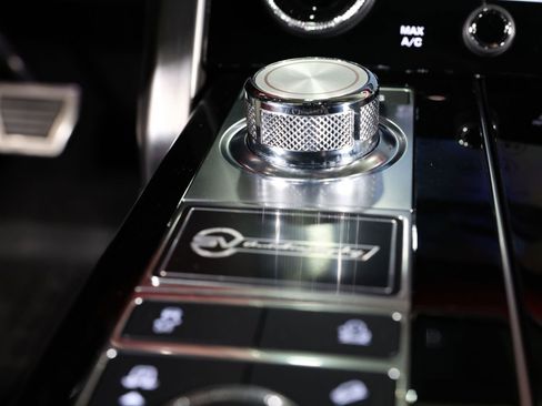 Used 2021 Land Rover Range Rover SV Autobiography Dynamic image 44