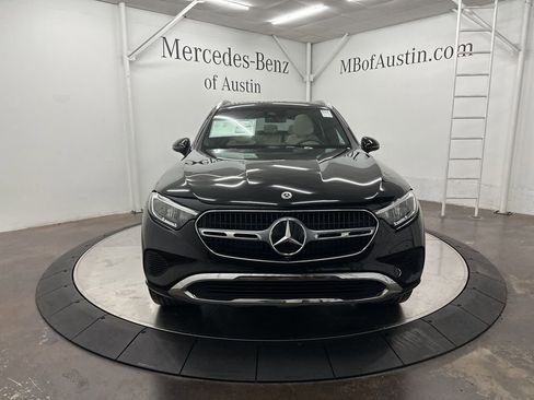 Used 2026 Mercedes-Benz GLC 300 image 2