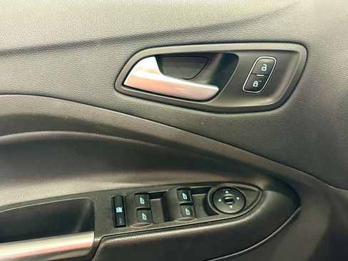 Used 2018 Ford Escape SE w/ SE Sync 3 Package image 19