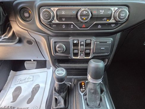 Used 2023 Jeep Gladiator Sport AWD/4WD image 29