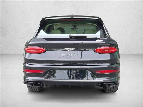 Used 2023 Bentley Bentayga AWD/4WD image 7