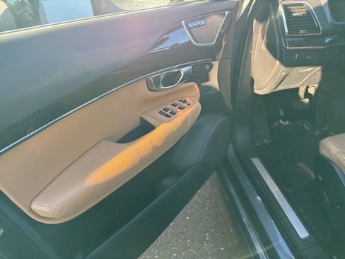 Used 2018 Volvo XC90 T6 Momentum w/ Momentum Plus Package image 41