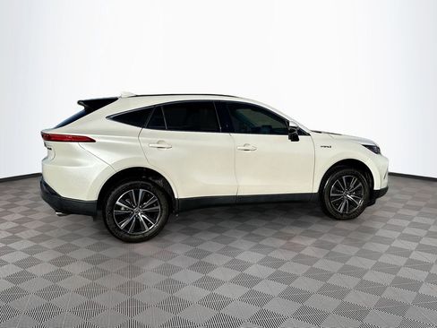 Used 2021 Toyota Venza LE image 5