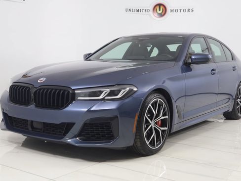 Used 2023 BMW M550i xDrive w/ Executive Package image 5