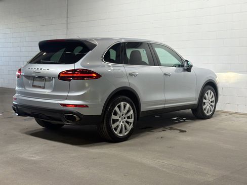 Used 2018 Porsche Cayenne image 7