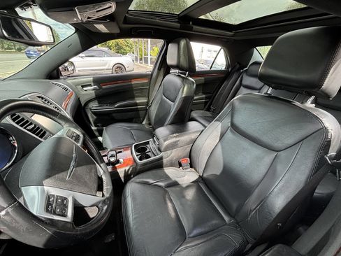 Used 2013 Chrysler 300 image 10