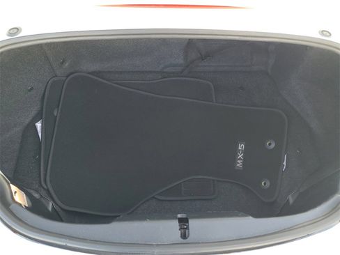 Used 2020 MAZDA MX-5 Miata Sport image 10