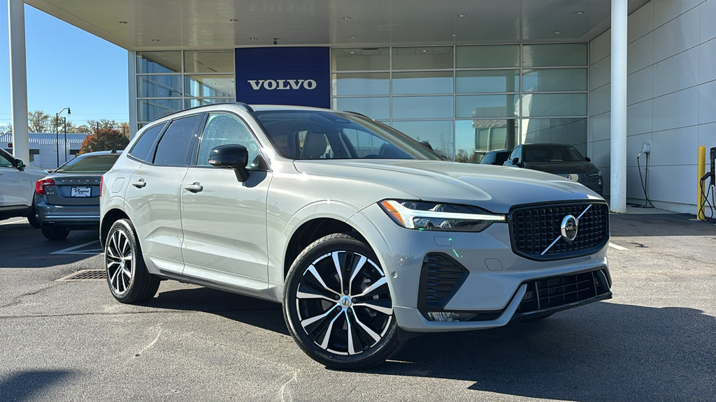 Certified 2025 Volvo XC60 B5 Plus w/ Climate Package AWD/4WD image 3