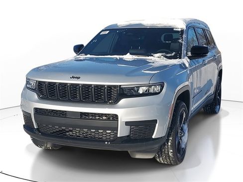 New 2025 Jeep Grand Cherokee L Altitude image 2