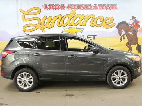 Used 2017 Ford Escape SE AWD/4WD image 1