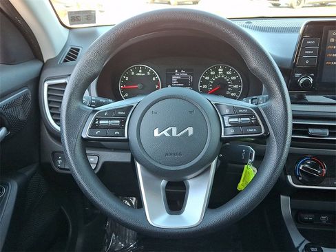 Certified 2023 Kia Seltos LX image 17