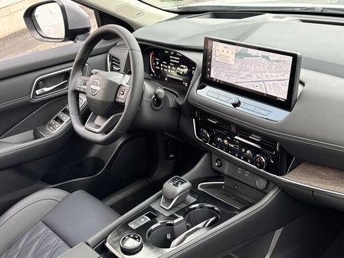 New 2025 Nissan Rogue Platinum w/ Tech Package AWD/4WD image 10