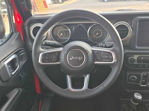 Used 2023 Jeep Wrangler Sahara image 11