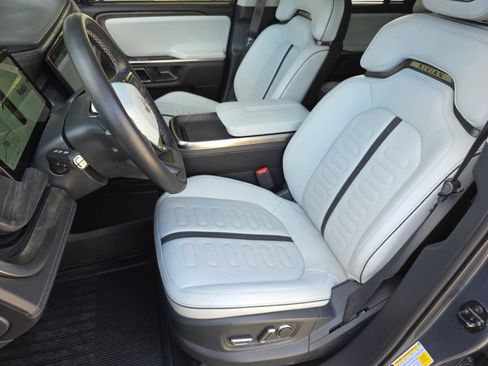 Used 2023 Rivian R1S Adventure AWD/4WD image 15