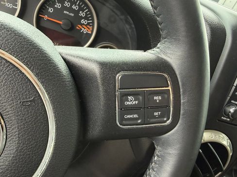 Certified 2016 Jeep Wrangler Unlimited Sahara AWD/4WD image 21