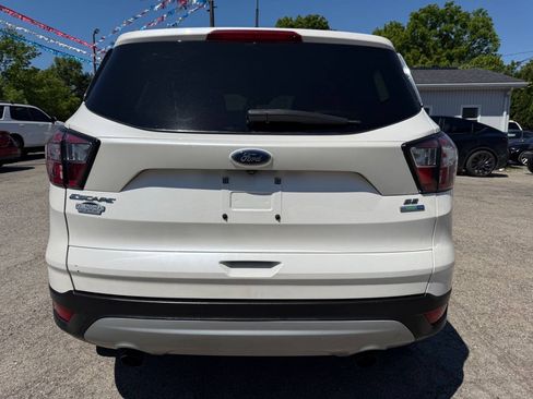Used 2017 Ford Escape SE AWD/4WD image 4