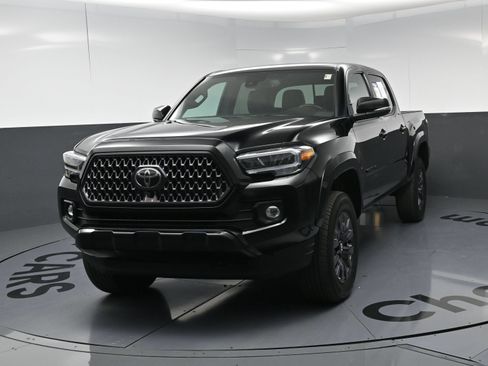 Used 2023 Toyota Tacoma Limited w/ Nightshade Package AWD/4WD image 11