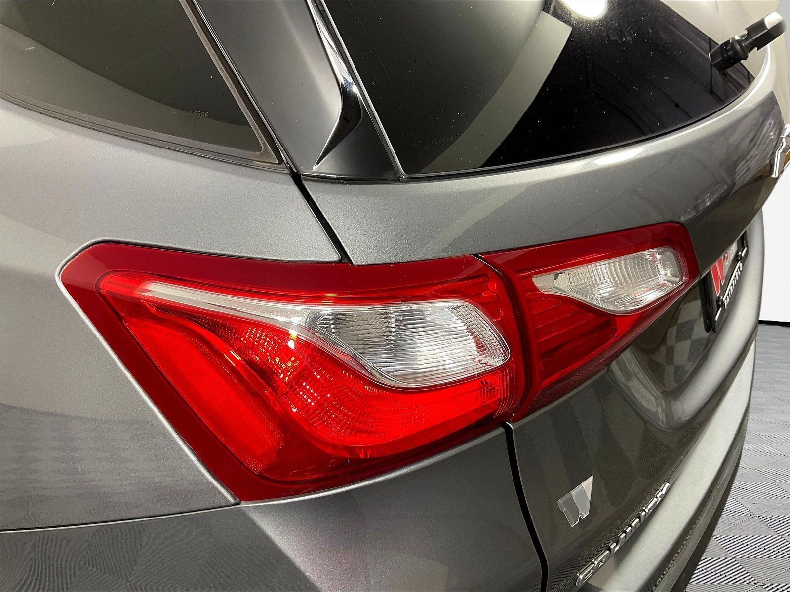 Used 2018 Chevrolet Equinox LT FWD image 23