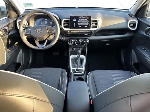 New 2025 Hyundai Venue Limited image 12