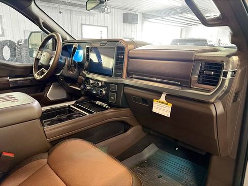 Used 2025 Ford F350 King Ranch w/ FX4 Off-Road Package image 12