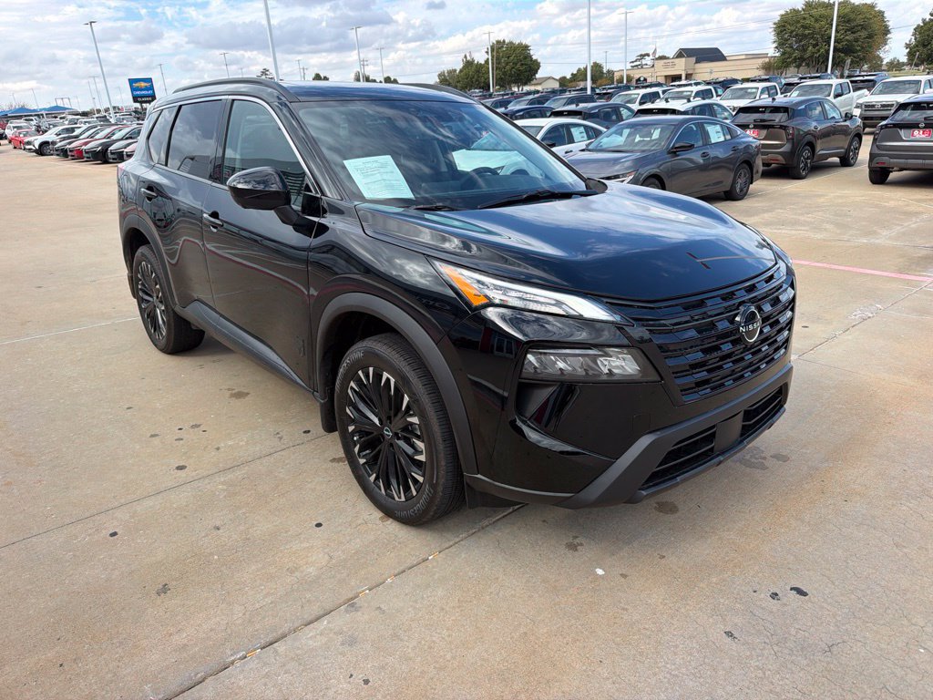 Used 2026 Nissan Rogue Dark Armor FWD image 7