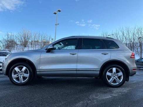 Used 2011 Volkswagen Touareg Hybrid image 3