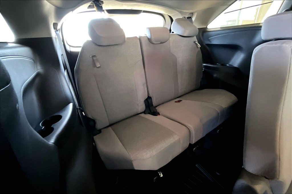 Certified 2026 Toyota Sienna LE AWD/4WD image 26