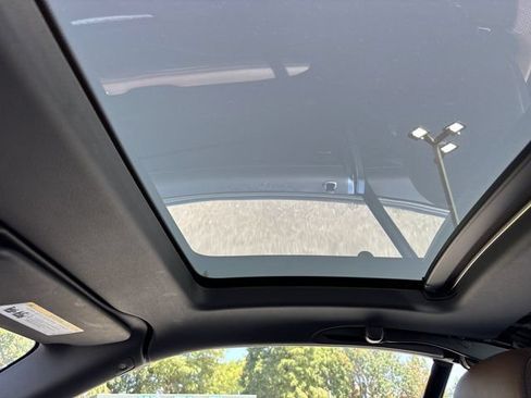 Used 2015 Mercedes-Benz SL 550 image 22