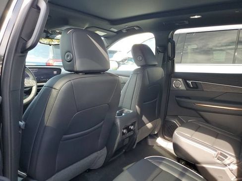 New 2026 Buick Enclave Avenir w/ Super Cruise Package FWD image 10