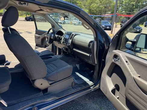 Used 2018 Nissan Frontier SV AWD/4WD image 12