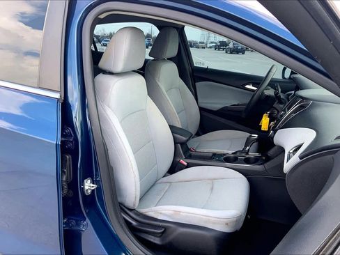 Used 2019 Chevrolet Cruze LT image 8