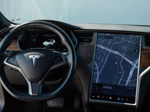 Used 2021 Tesla Model S Long Range Plus image 10