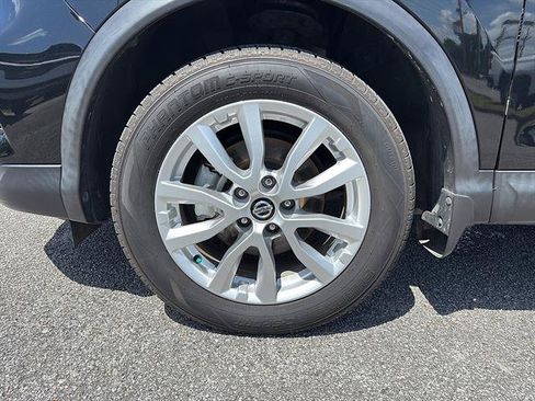 Used 2022 Nissan Rogue Sport SV w/ Technology Package FWD image 9