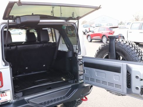 Used 2017 Jeep Wrangler Unlimited Rubicon image 5