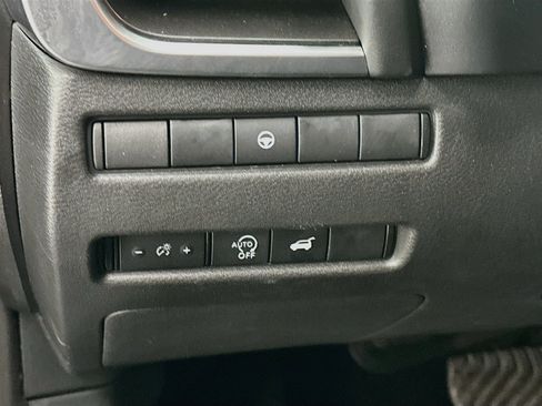 Used 2026 Nissan Rogue SV AWD/4WD image 17