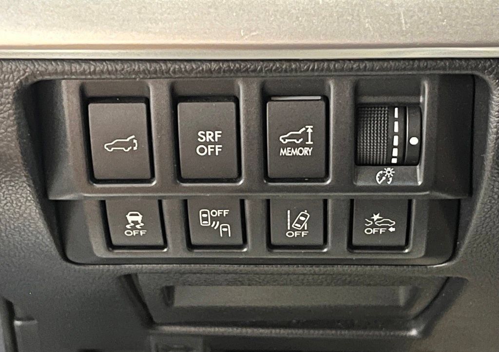 Used 2017 Subaru Outback 2.5i Limited AWD/4WD image 15